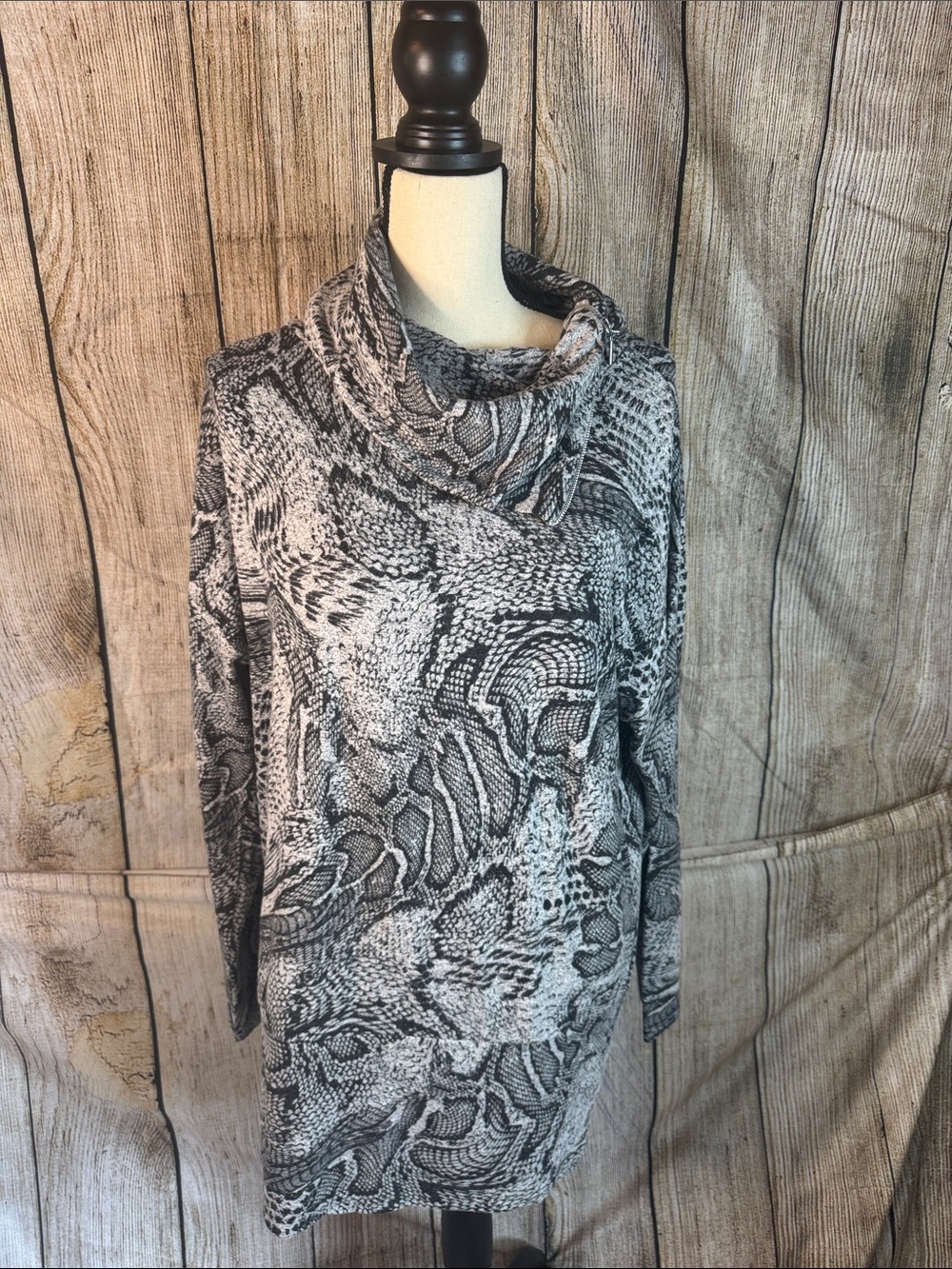 White House Black Market Black & White Cowl Neck Knit Tunic